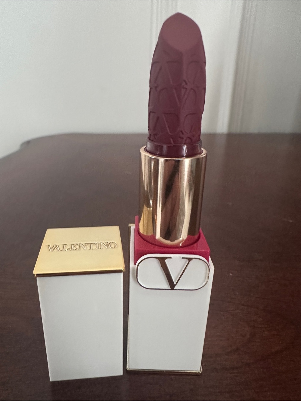 Valentino V Logo Matte Lipstick —111A